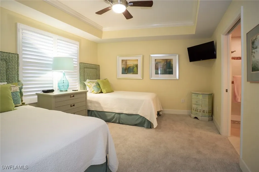 450 Bayfront Place Naples FL 34102-6468