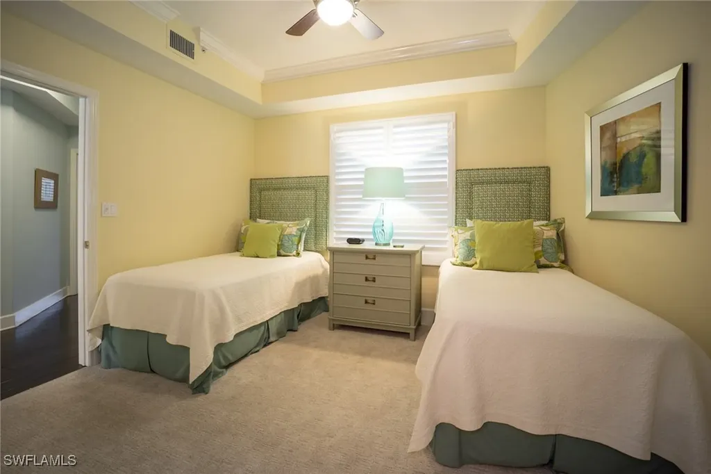 450 Bayfront Place Naples FL 34102-6468