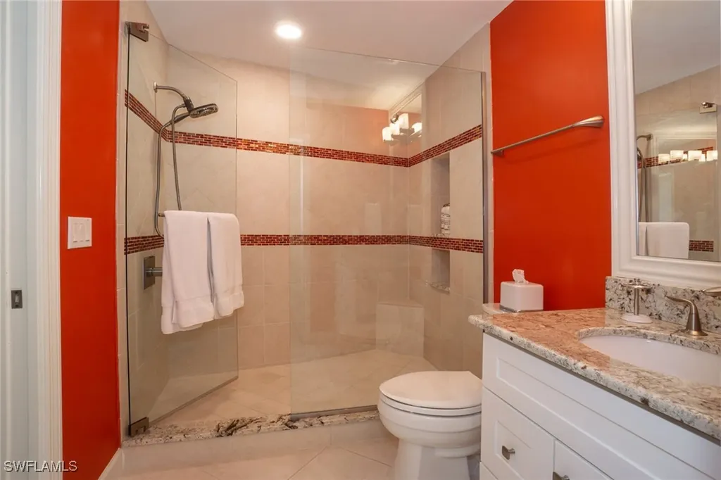 450 Bayfront Place Naples FL 34102-6468