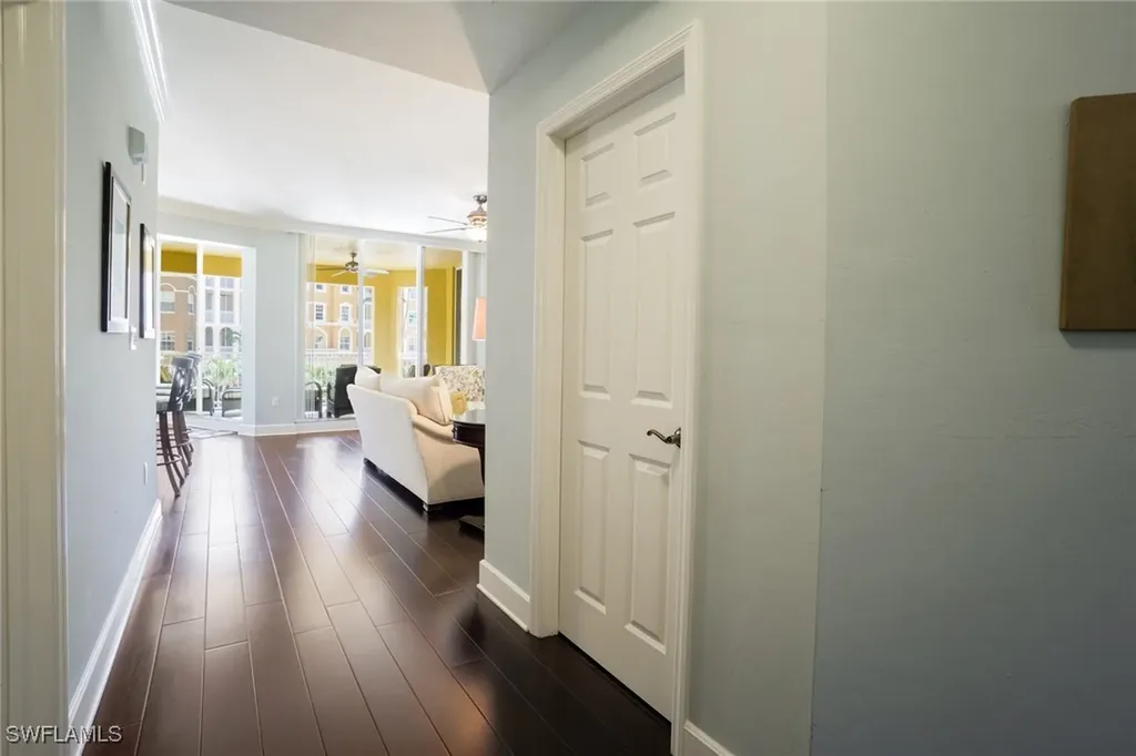 450 Bayfront Place Naples FL 34102-6468