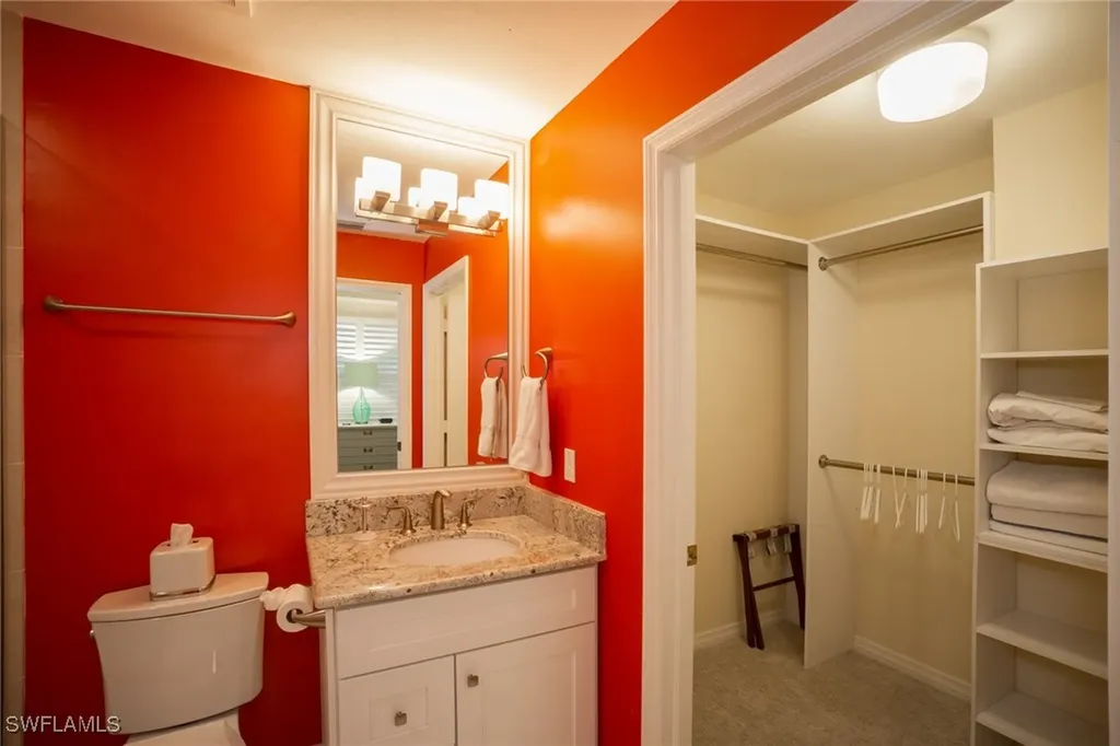 450 Bayfront Place Naples FL 34102-6468
