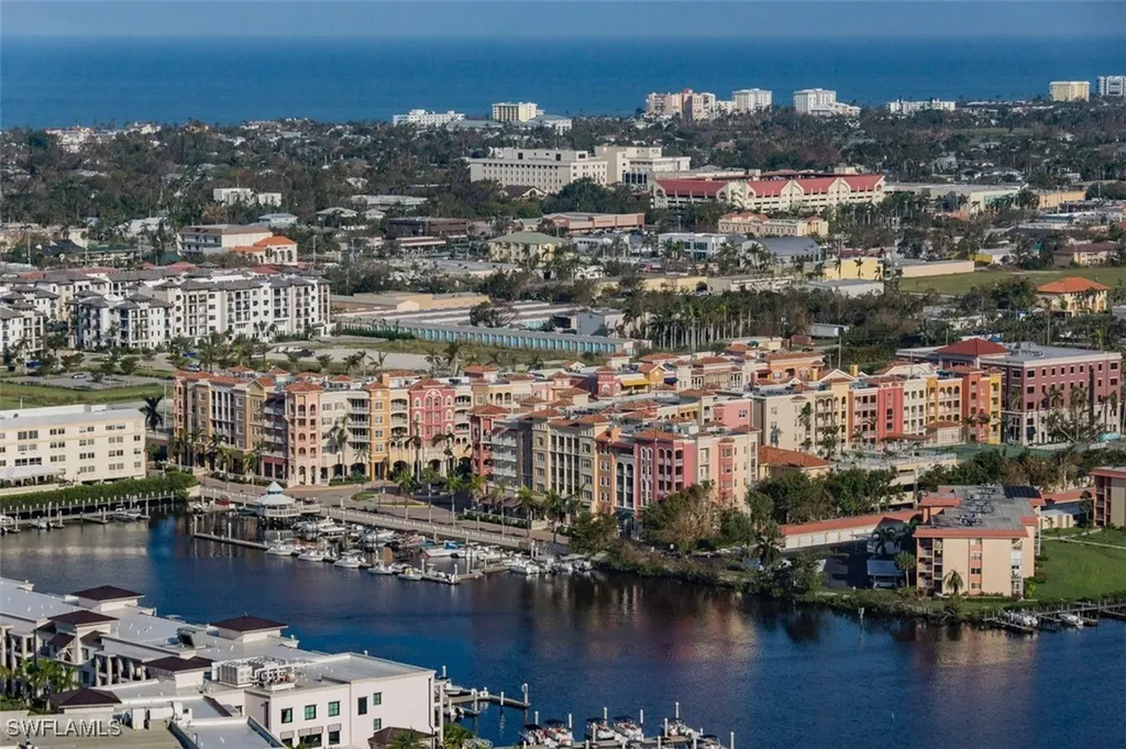450 Bayfront Place Naples FL 34102-6468