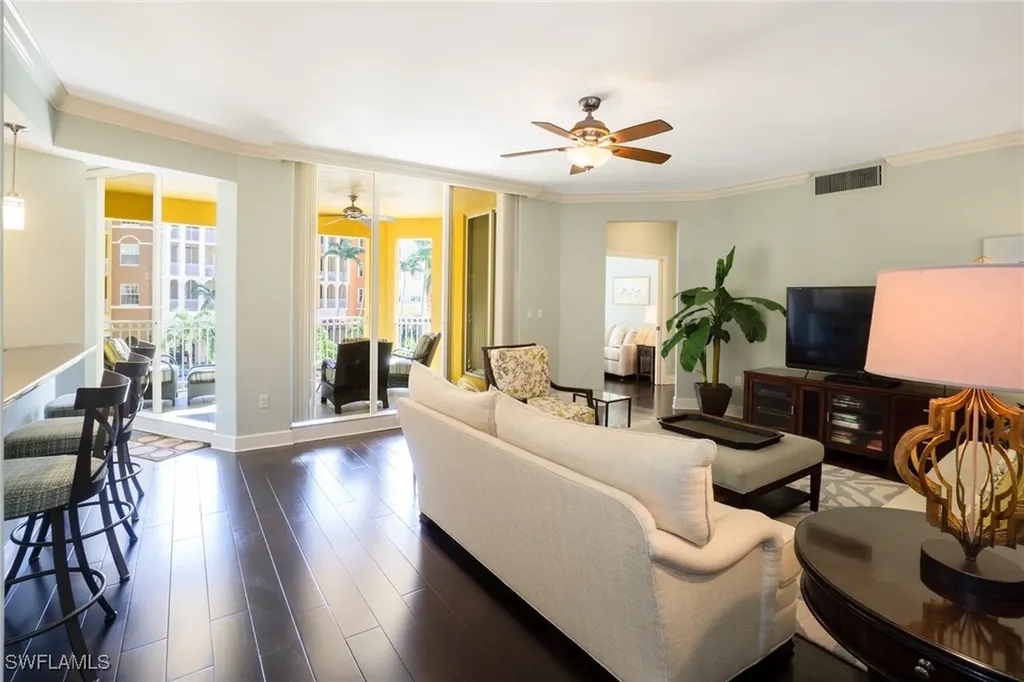 450 Bayfront Place Naples FL 34102-6468
