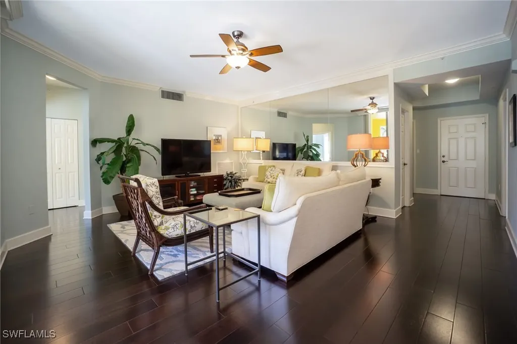 450 Bayfront Place Naples FL 34102-6468