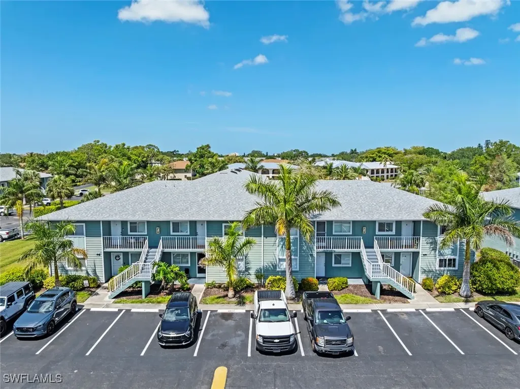 Naples FL, 138 Cypress Way E, Unit 404