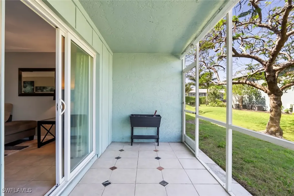 138 Cypress Way E Naples FL 34110