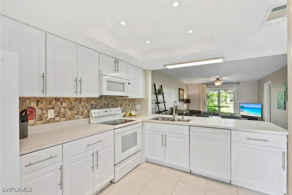 138 Cypress Way E Naples FL 34110