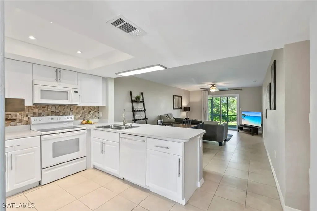 138 Cypress Way E Naples FL 34110