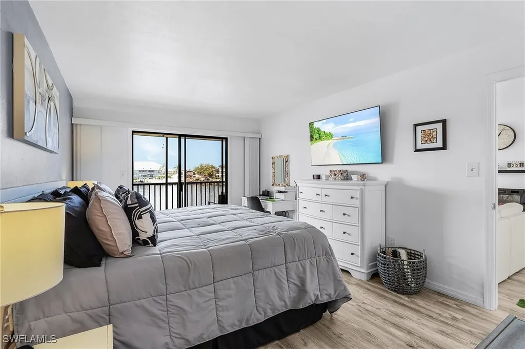 4647 SE 17th Place Cape Coral FL 33904