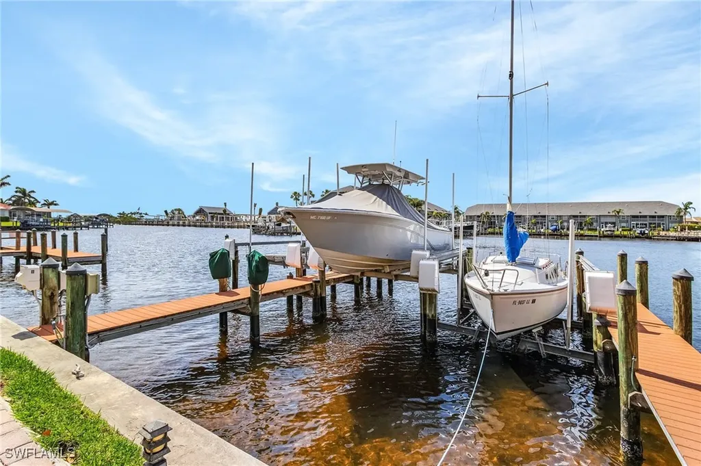 4647 SE 17th Place Cape Coral FL 33904