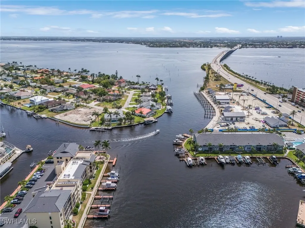 4647 SE 17th Place Cape Coral FL 33904