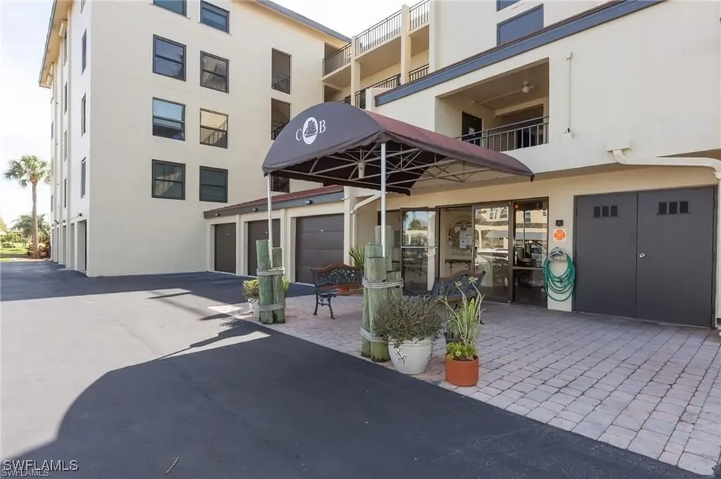 4647 SE 17th Place Cape Coral FL 33904