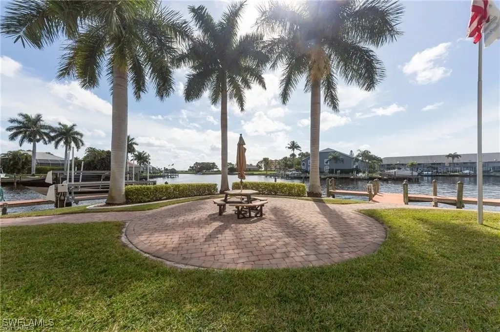 4647 SE 17th Place Cape Coral FL 33904