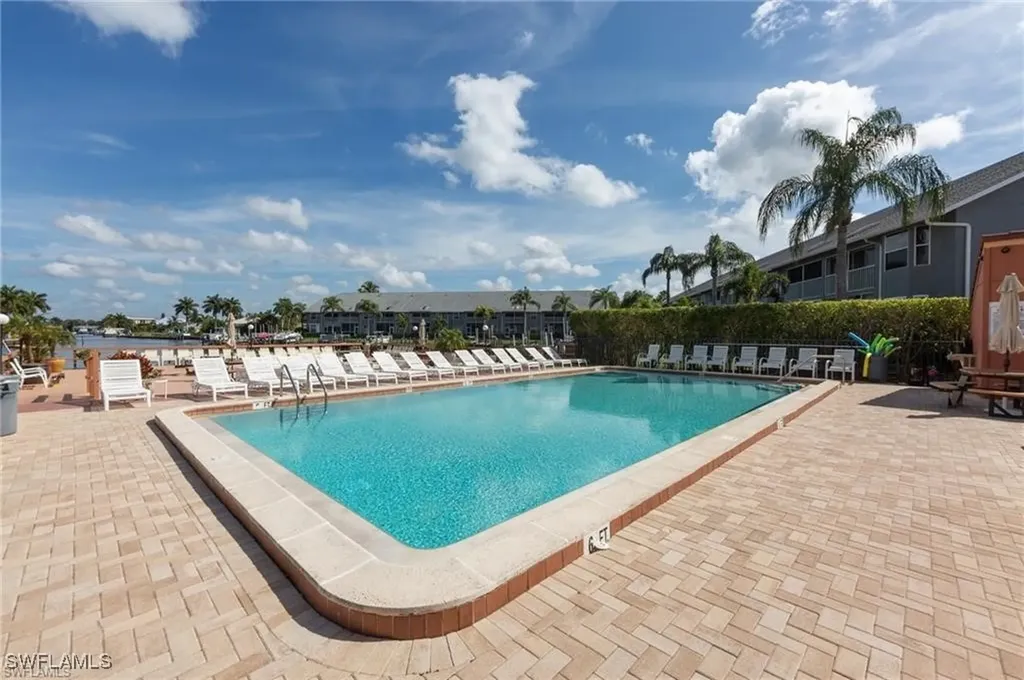 4647 SE 17th Place Cape Coral FL 33904