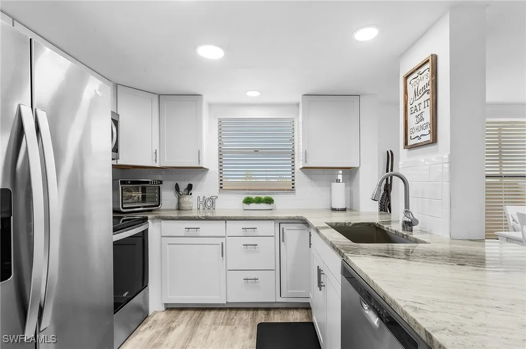 4647 SE 17th Place Cape Coral FL 33904