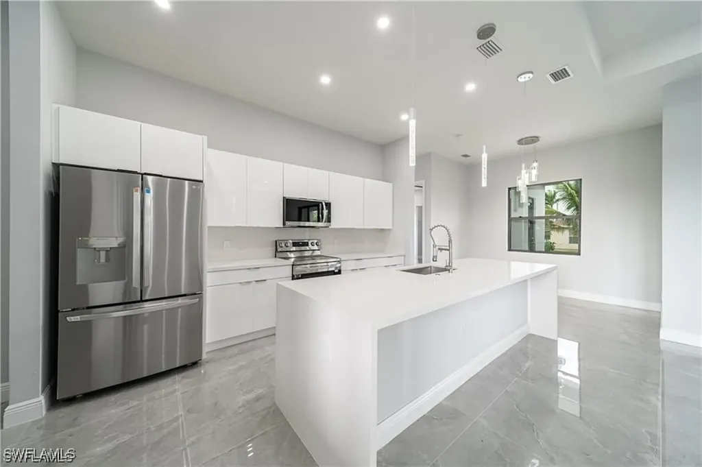 2509 SW 37th Terrace Cape Coral FL 33914