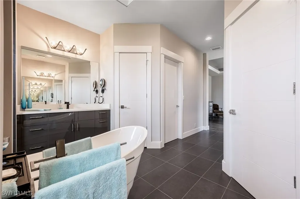 1707 NW 38th Avenue Cape Coral FL 33993