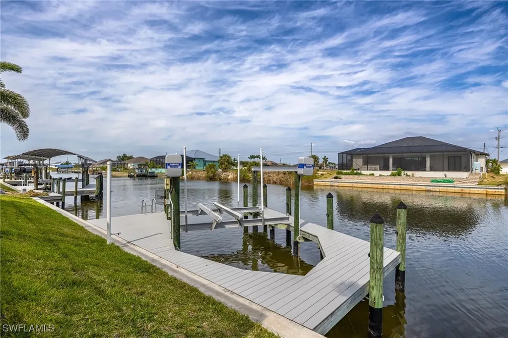 1707 NW 38th Avenue Cape Coral FL 33993