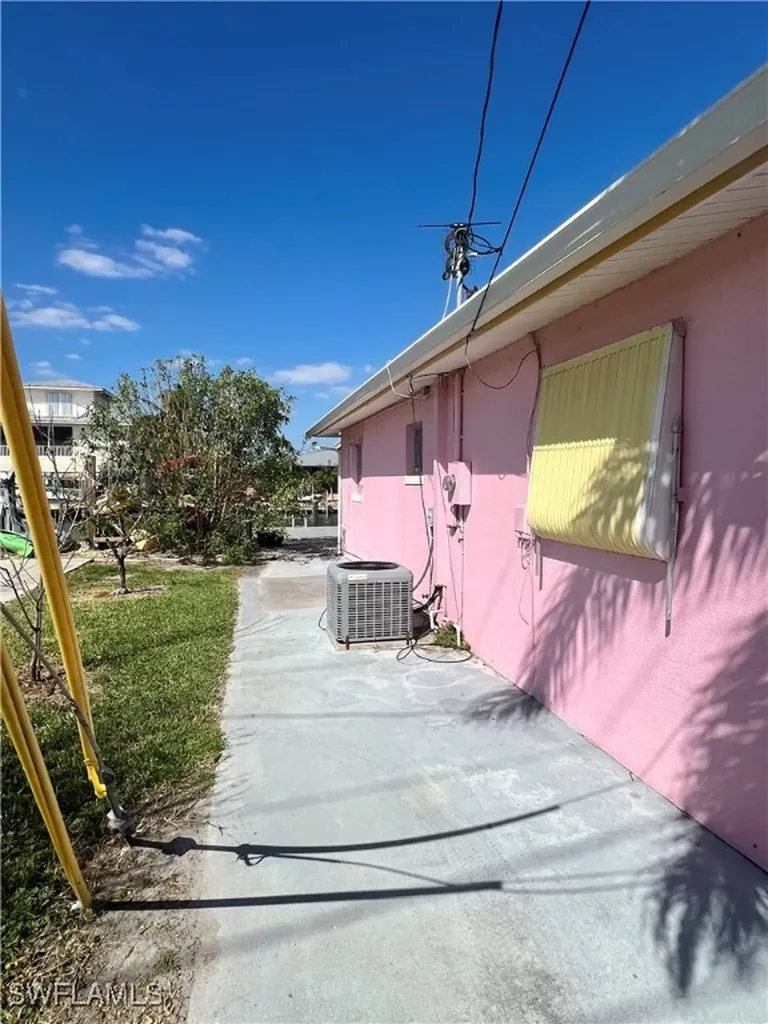 11476 May Street Matlacha FL 33993