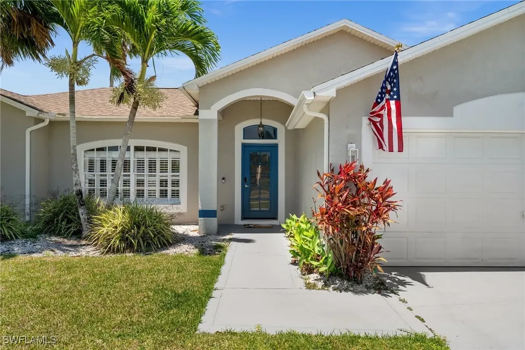 2017 Cape Coral Parkway W Cape Coral FL 33914