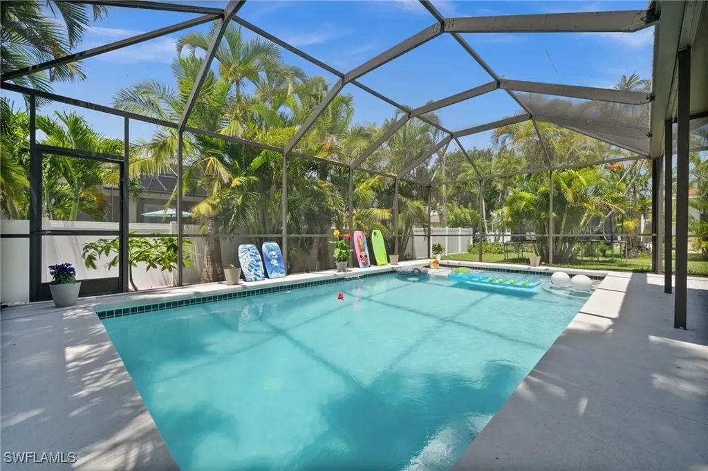 2017 Cape Coral Parkway W Cape Coral FL 33914