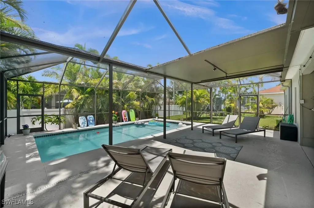 2017 Cape Coral Parkway W Cape Coral FL 33914