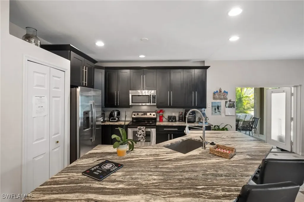 2017 Cape Coral Parkway W Cape Coral FL 33914