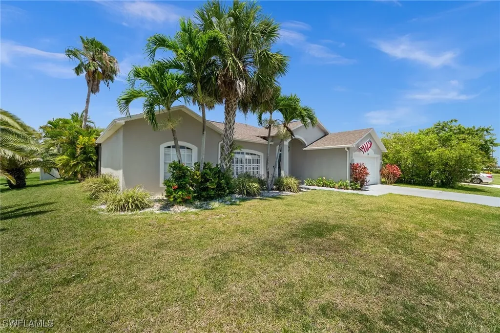 2017 Cape Coral Parkway W Cape Coral FL 33914