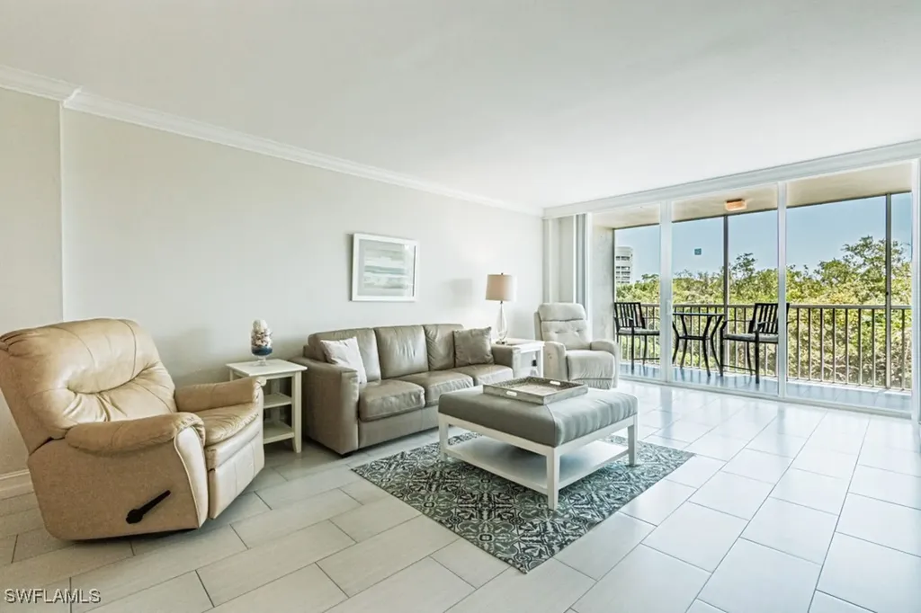 5 Bluebill Avenue Naples FL 34108