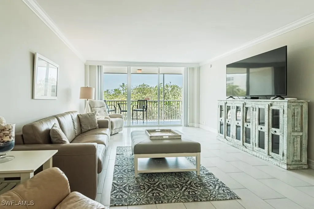 5 Bluebill Avenue Naples FL 34108