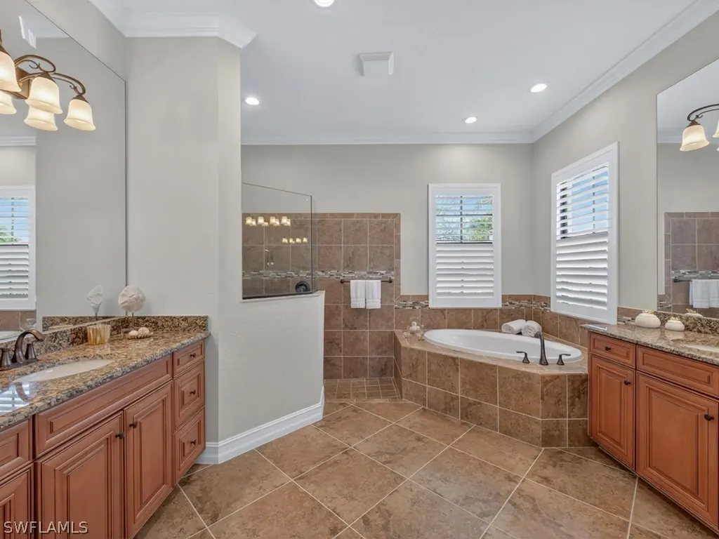 9430 Italia Way Naples FL 34113