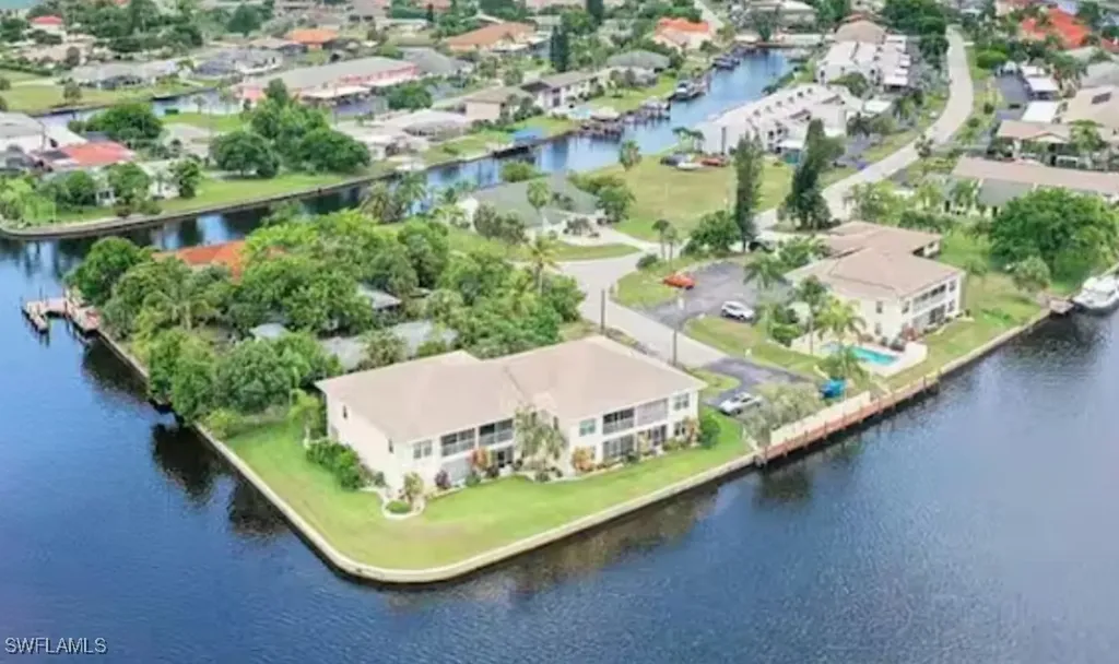 4500 SE 5th Place Cape Coral FL 33904