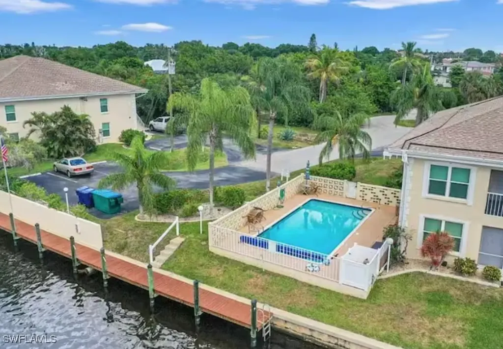4500 SE 5th Place Cape Coral FL 33904