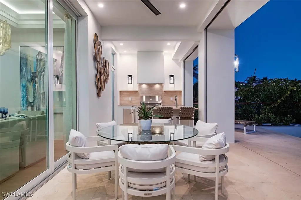 1380 Pelican Avenue Naples FL 34102