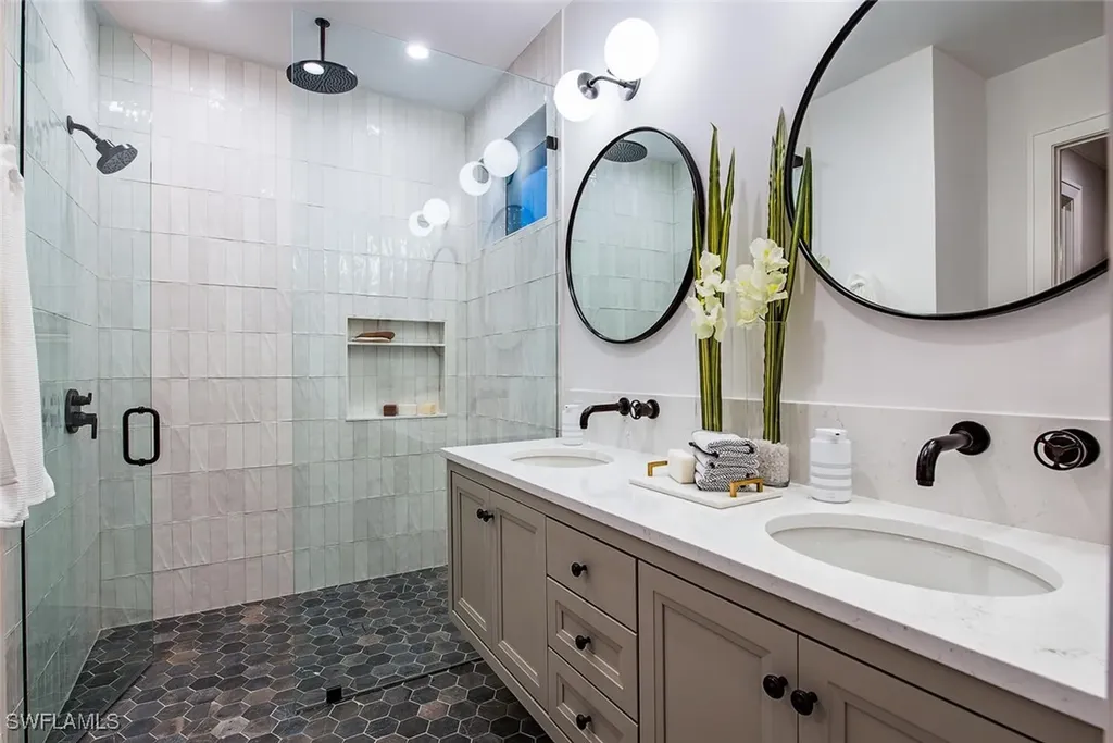 1380 Pelican Avenue Naples FL 34102