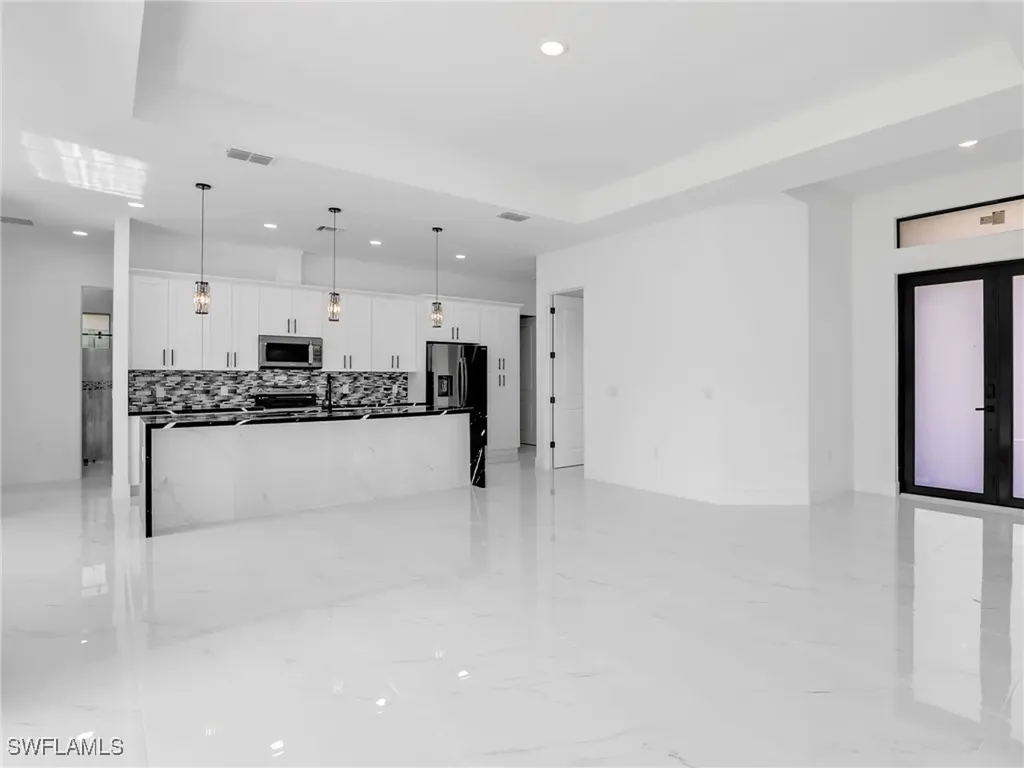 2221 Robert Avenue Alva FL 33920