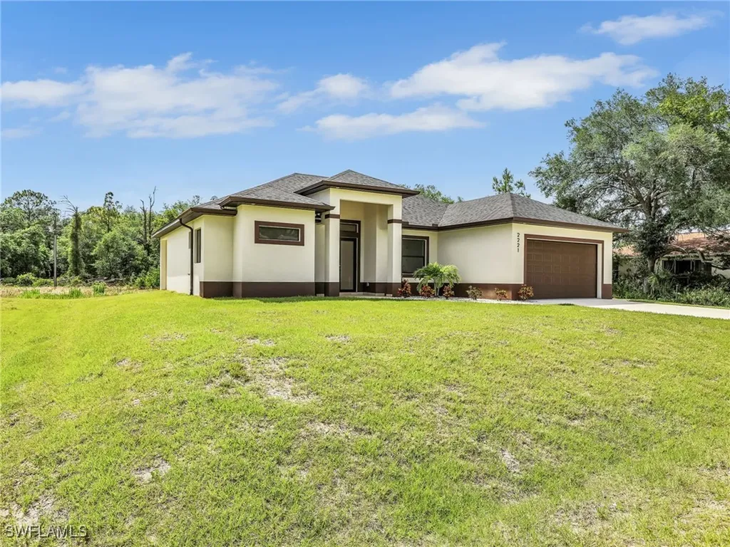 2221 Robert Avenue Alva FL 33920