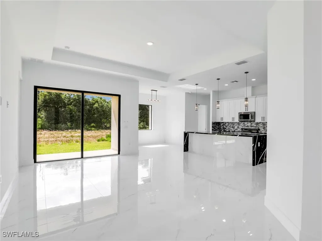 2221 Robert Avenue Alva FL 33920