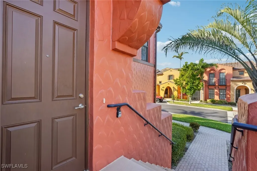 9108 Capistrano Street S Naples FL 34113