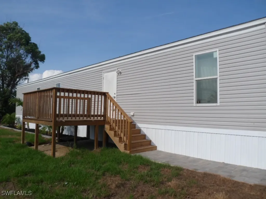 8405 Ebson Drive North Fort Myers FL 33917