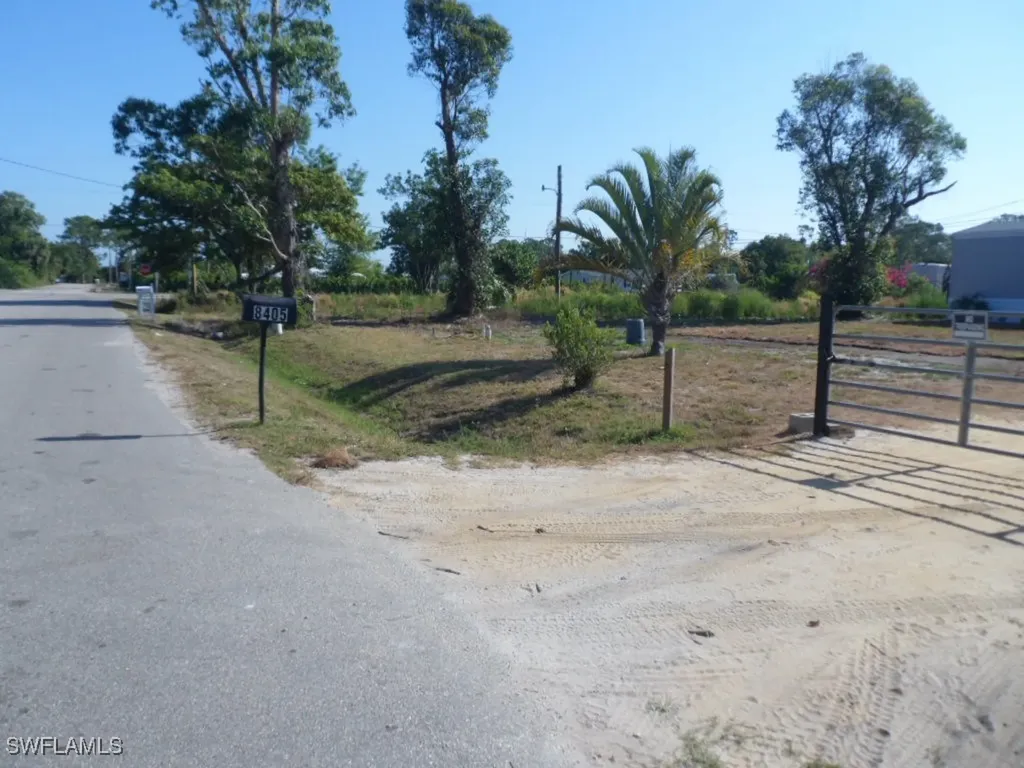 8405 Ebson Drive North Fort Myers FL 33917