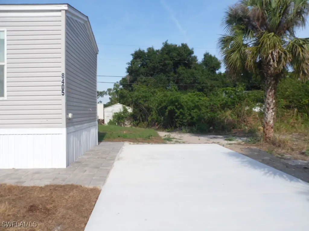 8405 Ebson Drive North Fort Myers FL 33917