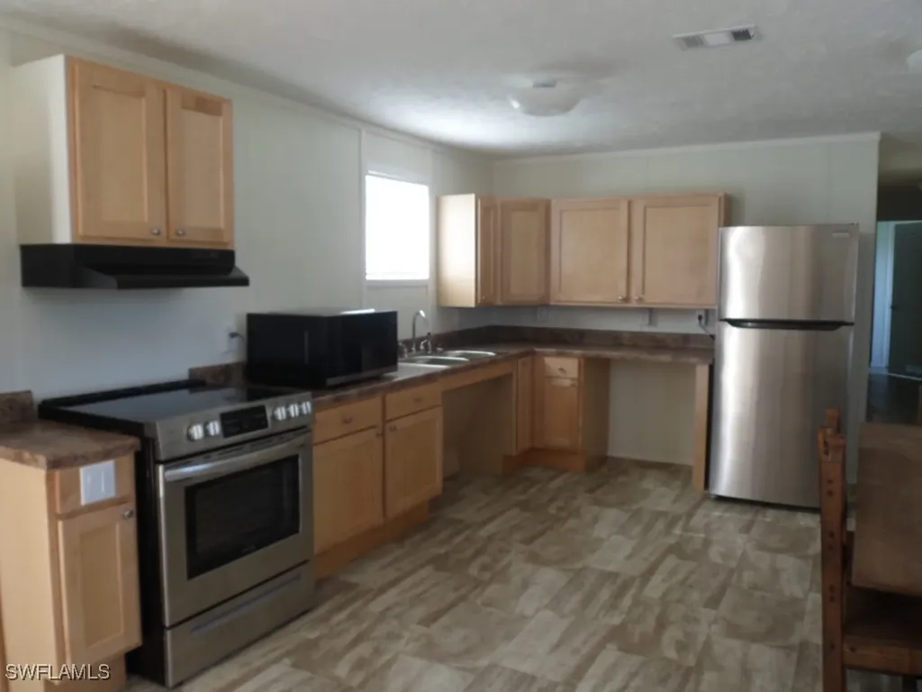 8405 Ebson Drive North Fort Myers FL 33917