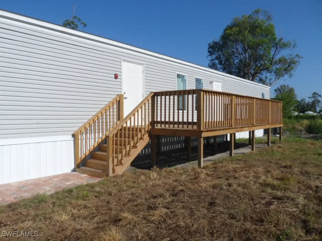 8405 Ebson Drive North Fort Myers FL 33917