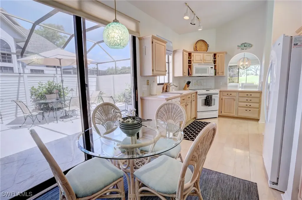106 Water Oaks Way Naples FL 34105