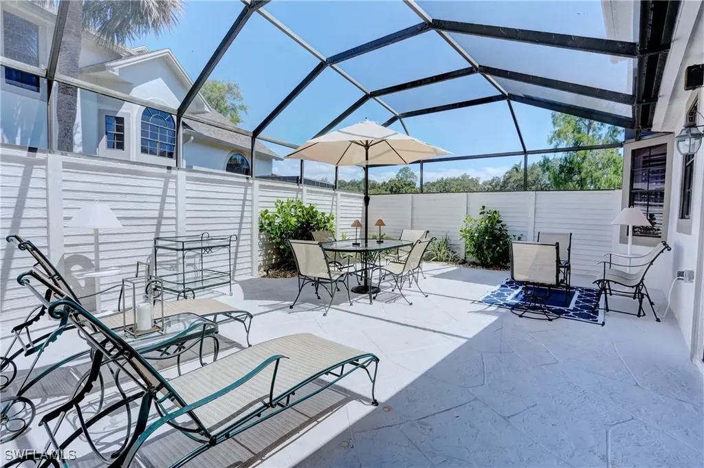 106 Water Oaks Way Naples FL 34105