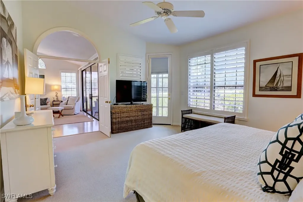 106 Water Oaks Way Naples FL 34105