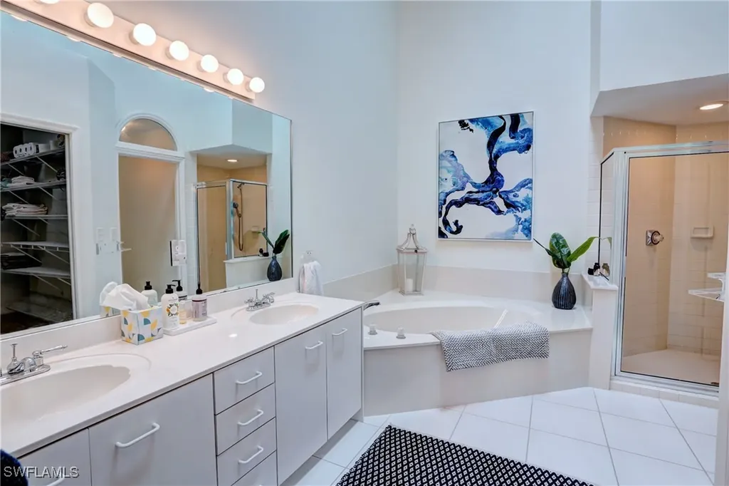 106 Water Oaks Way Naples FL 34105