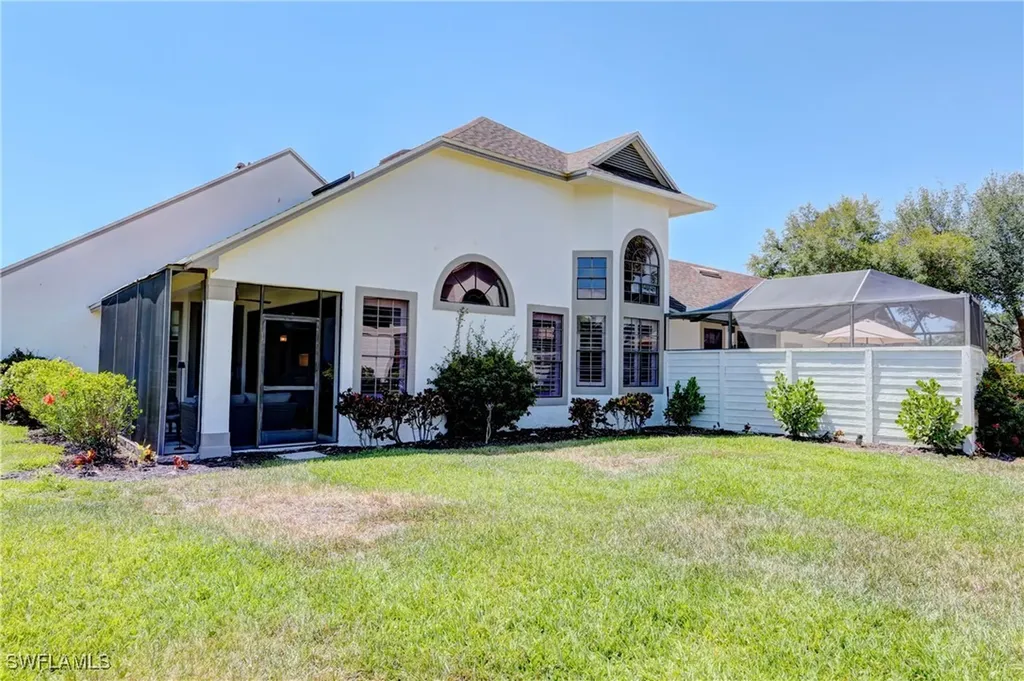 106 Water Oaks Way Naples FL 34105