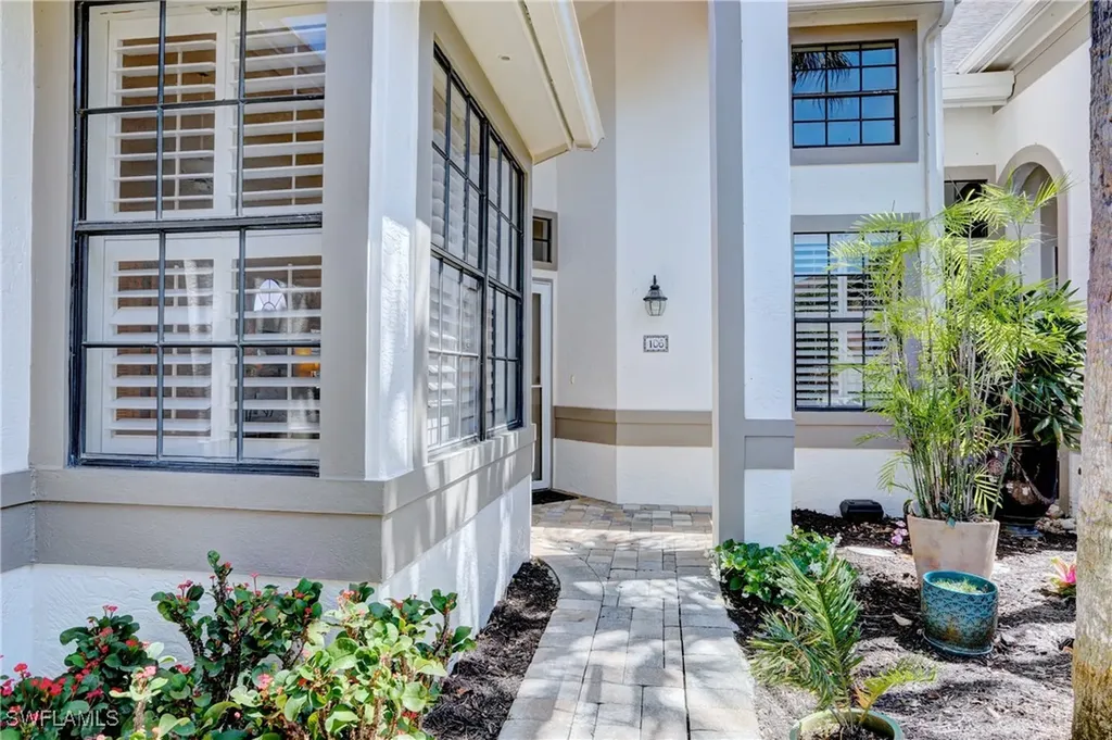 106 Water Oaks Way Naples FL 34105